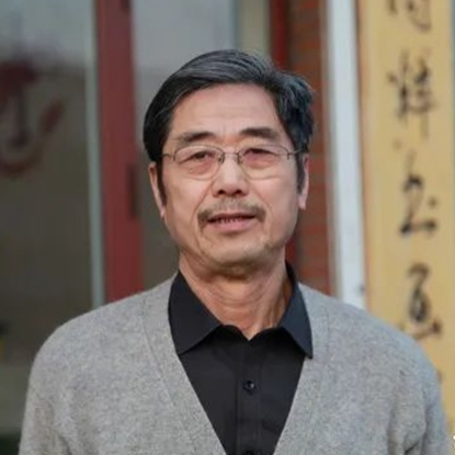 卢加